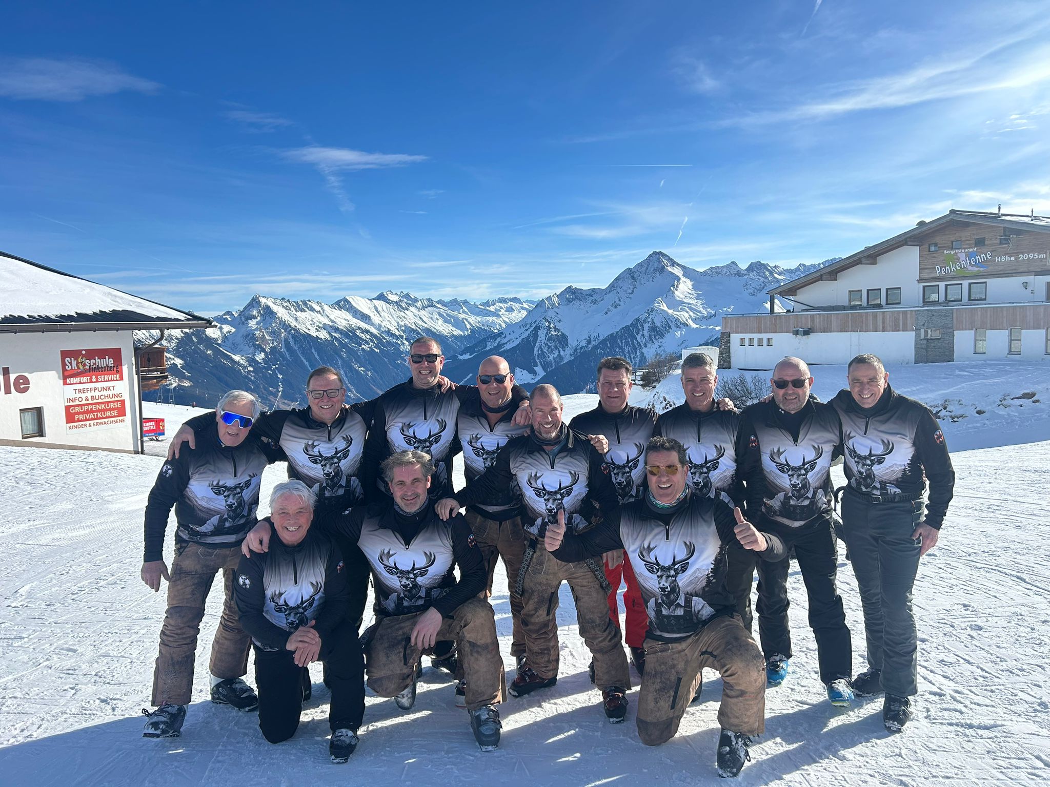 Skipullies met eigen logo voor bedrijven, verenigingen en skiclubs