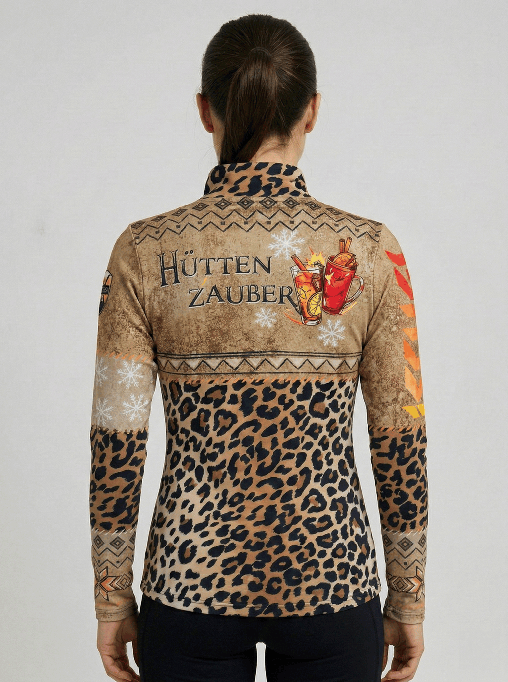 Achterkant Gutski dames skipully panterprint met Hüttenzauber tekst en glühwein print